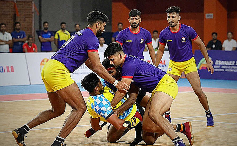इंग्लैंड ने नीजीरिया पर 68 बनाए, भारत ने इंग्लैंड को 26 पर रोका — स्कोरबोर्ड से छिपी वह एक कहानी
